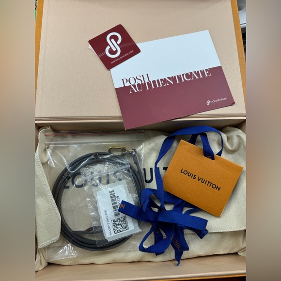 Louis Vuitton Favorite MM iDamier Ebene - No trades - Picture 10 of 13